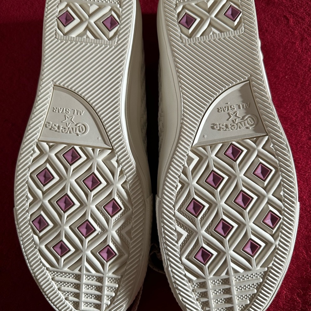 Ivory converse - Picture 8 of 9